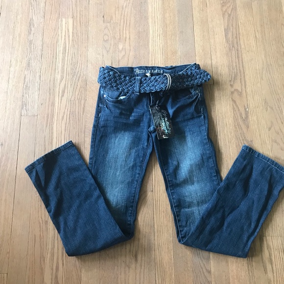 NWT Itz Me Premium straight leg jeans. Medium wash - Picture 2 of 8